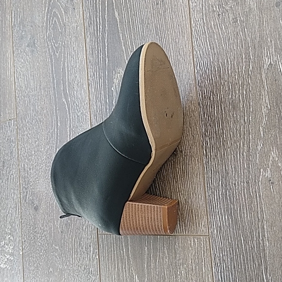 Booties - Picture 4 of 4